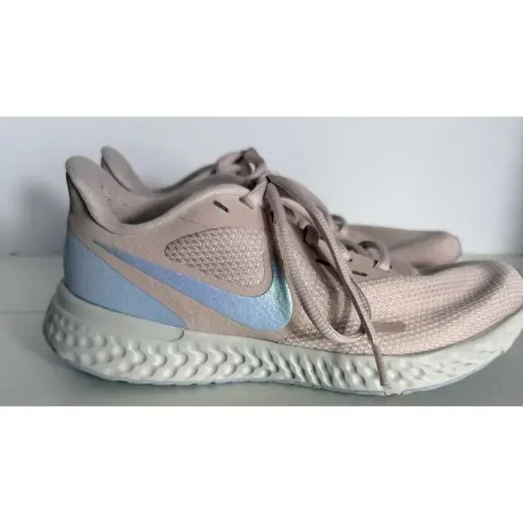 Nike Size 8 Women's REVOLUTION 5 Athletic Shoes Sneakers Pink - Picture 1 of 6